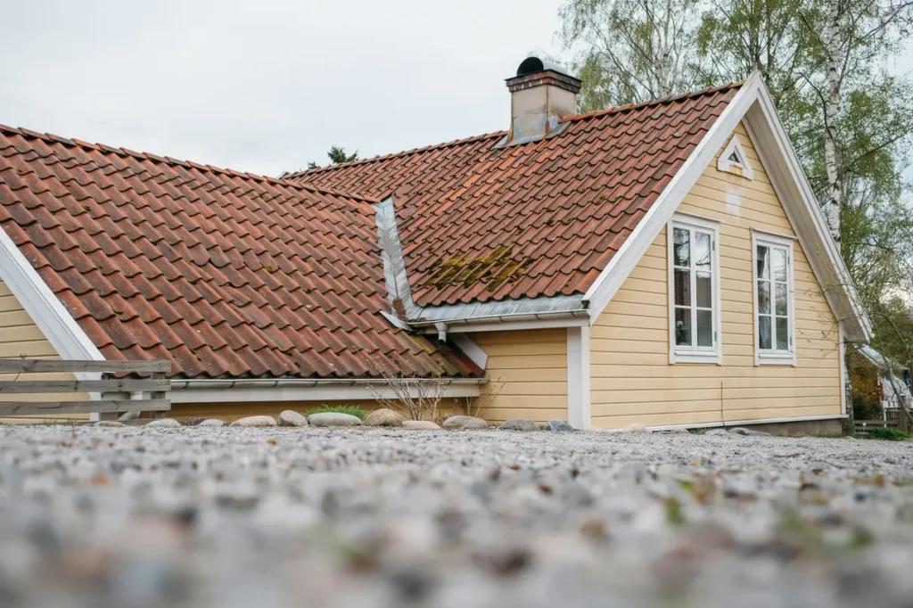 takbesiktning och statusbesiktning uppt ck dolda fel innan de blir dyra problem