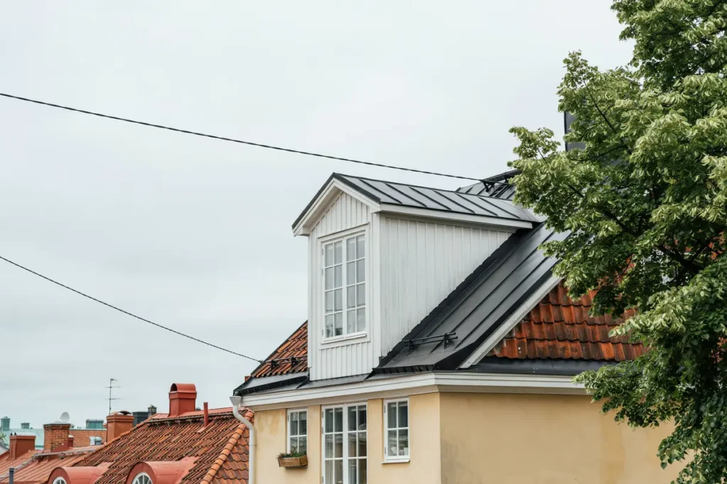 renovering av takkupor p flerfamiljshus i sundbyberg